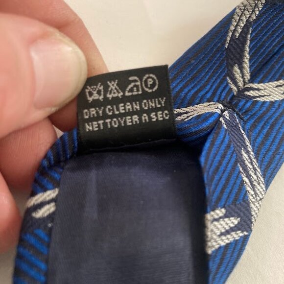 BOTTEGA VENETA Navy Silver Designer Necktie Made In Italy Luxury Tie 3.75"x56" - Picture 6 of 6